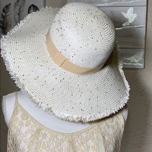 Three adorable Summer Hats for the Price of 1 ☀️